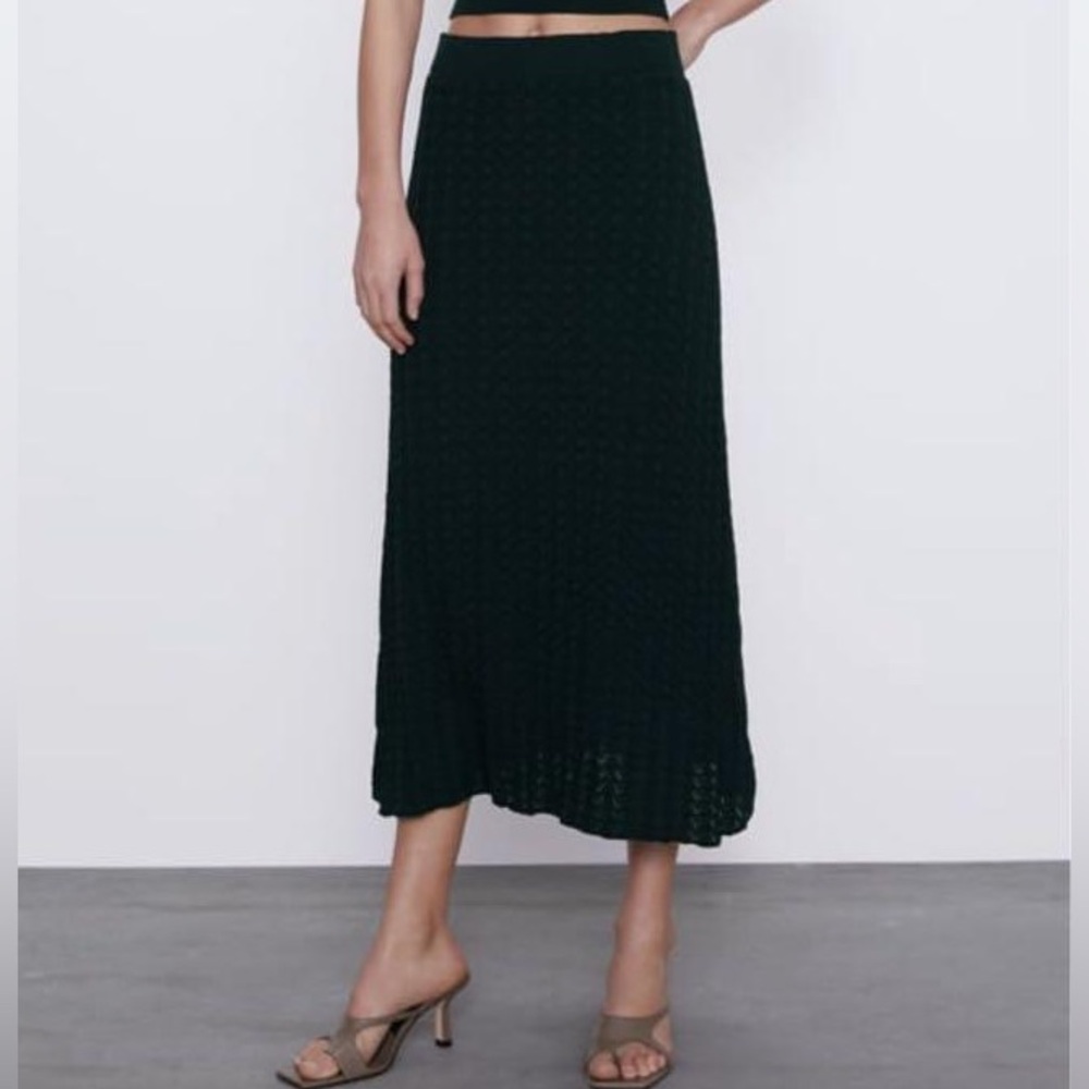 Zara Cable Knit Midi Skirt in Dark Green